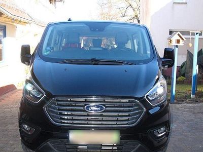 Second-hand Ford Tourneo Titanium X 185 CP (136 kW) 2021 Negru Monovolum