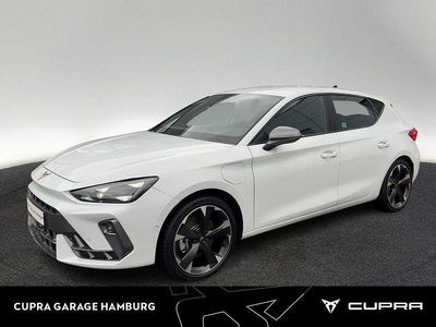 Glacial weiß metallic Gebraucht 2025 Cupra Leon Limousine | 29.990 € (Guter Preis)