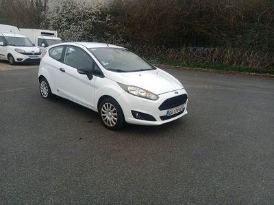 Gebraucht Ford Fiesta 75 PS (55 kW) 2016 Weiß Pickup