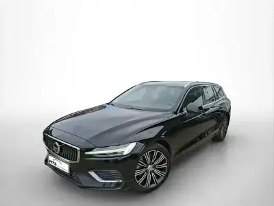 Second-hand Volvo V60 Core 334 CP (245 kW) 2023 Negru Break