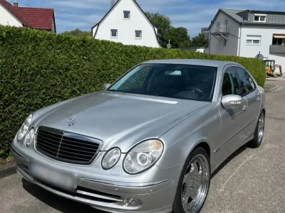 Gebraucht Mercedes E240 Avantgarde 177 PS (130 kW) 2002 Silber Limousine