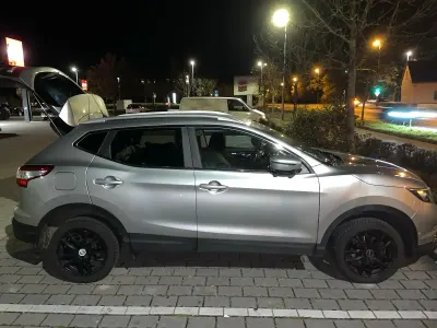 Gebraucht Nissan Qashqai Tekna+ 131 PS (96 kW) 2017 Silber SUV