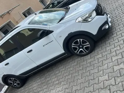 Gebraucht Dacia Lodgy Stepway 116 PS (85 kW) 2020 Weiß Van / Kleinbus