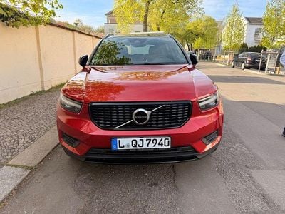 Begagnad Volvo XC40 R-Design 190 HK (139 kW) 2019 Röd SUV