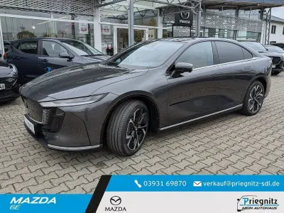 Neu Mazda 6e Takumi-Line 189 kW (258 PS) 2025 Grau Limousine
