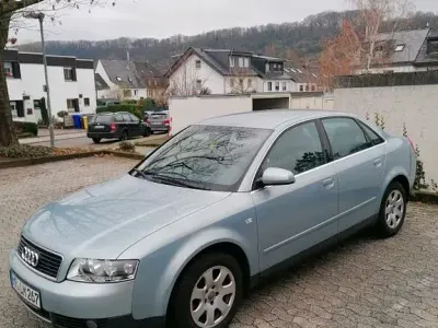 Gebraucht Audi A4 131 PS (96 kW) 2001 Blau Limousine