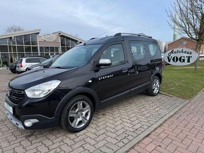 Gebraucht Dacia Dokker Stepway 116 PS (85 kW) 2017 Schwarz Van / Kleinbus