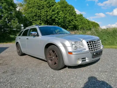 Begagnad Chrysler 300C Touring 193 HK (141 kW) 2005 Silver Kombi