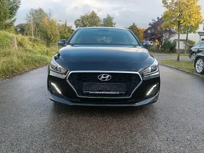 Gebraucht Hyundai i30 99 PS (72 kW) 2018 Schwarz Limousine