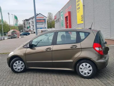 Gebraucht Mercedes A180 Avantgarde 109 PS (80 kW) 2009 Gold Kleinwagen