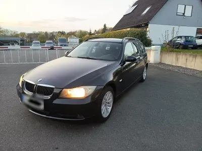 Gebraucht BMW 318 129 PS (94 kW) 2006 Schwarz Kombi