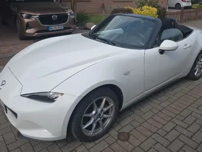 Używany Mazda MX5 Sports-Line 131 KM (96 kW) 2018 Biały Kabriolet