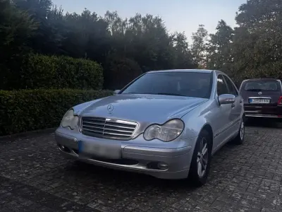 Gebraucht Mercedes C180 143 PS (105 kW) 2004 Silber Limousine