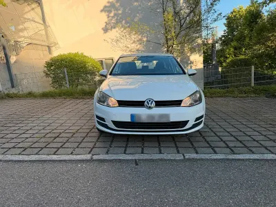 Gebraucht VW Golf VII 105 PS (77 kW) 2013 Weiß Kleinwagen