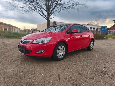 Gebraucht Opel Astra Edition 116 PS (85 kW) 2011 Rot Limousine