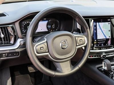 Gebraucht Volvo V60 Inscription 253 PS (186 kW) 2022 Grau Kombi