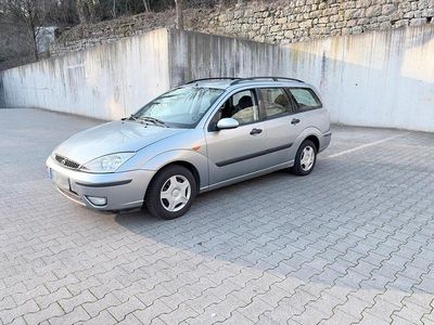 Gebraucht Ford Focus 105 PS (77 kW) 2002 Grau Kombi