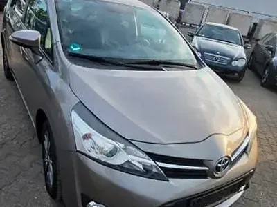 Gebraucht Toyota Verso 111 PS (81 kW) 2014 Braun Van / Kleinbus