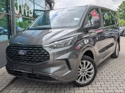 Gebraucht Ford Tourneo Titanium 150 PS (110 kW) 2024 Grau Van / Kleinbus
