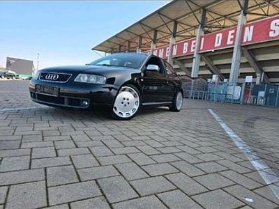 Schwarz Gebraucht 2001 Audi S3 Kleinwagen | 9.888 €