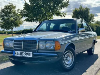Usata Mercedes 250 140 CV (102 kW) 1983 Argento Berlina