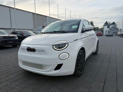 Gebraucht Fiat 500e La Prima 86 kW (118 PS) 2023 Weiß Kleinwagen