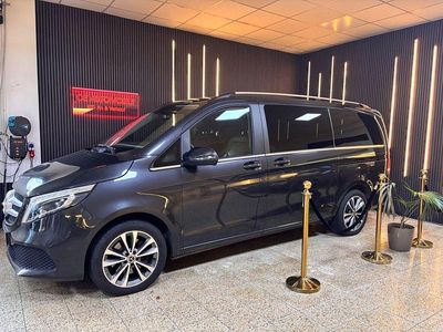 Usata Mercedes V300 Avantgarde Edition 237 CV (174 kW) 2022 Grigio Monovolume