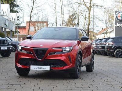 Neu Alfa Romeo Junior Edizione Speciale 145 PS (106 kW) 2026 Rot SUV