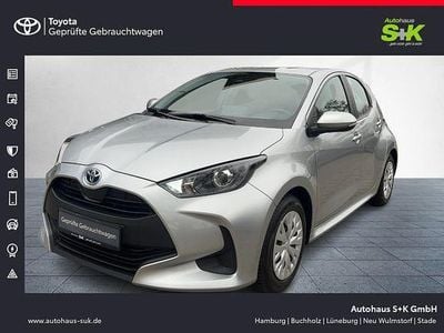 Gebraucht Toyota Yaris Hybrid Business Edition 116 PS (85 kW) 2022 Shimmering silver metallic Kleinwagen