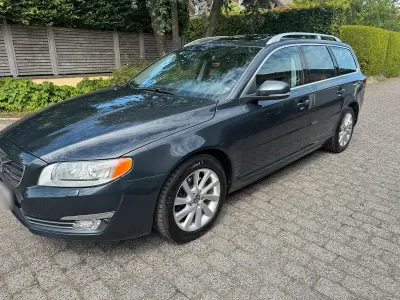 Gebraucht Volvo V70 Summum 218 PS (160 kW) 2013 Grau Kombi