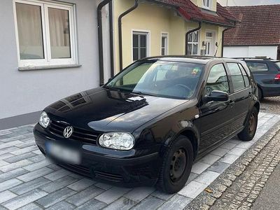 Schwarz Gebraucht 2003 VW Golf IV Kleinwagen | 999 € (Fairer Preis)