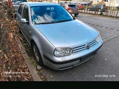 Usado VW Golf IV 118 HP (86 kW) 2003 Prateado Citadino