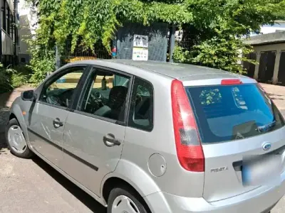 Gebraucht Ford Fiesta 130 PS (95 kW) 2005 Silber Kleinwagen