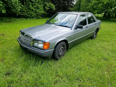 Gebraucht Mercedes 190 108 PS (79 kW) 1990 Silber Limousine