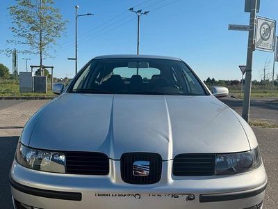 Usata Seat Leon 110 CV (80 kW) 2002 Grigio Utilitaria