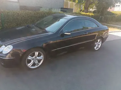 Gebraucht Mercedes CLK320 Avantgarde 224 PS (164 kW) 2008 Schwarz Coupé