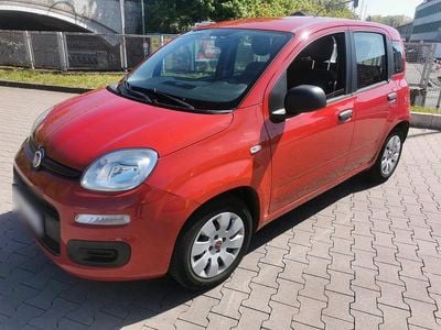 Usado Fiat Panda 69 HP (50 kW) 2015 Vermelho Citadino