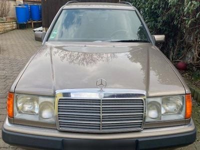 Second-hand Mercedes E230 136 CP (100 kW) 1990 Bej Break