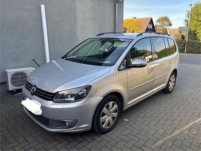 Gebraucht VW Touran 105 PS (77 kW) 2011 Silber Van / Kleinbus
