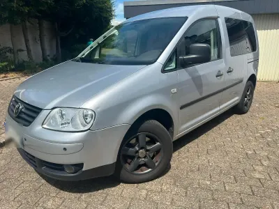 Gebraucht VW Caddy Life 102 PS (75 kW) 2026 Silber Van / Kleinbus
