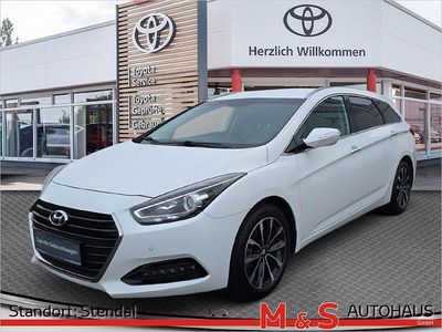 Creamy white Gebraucht 2016 Hyundai i40 Trend Kombi | 12.220 € (Etwas zu teuer)