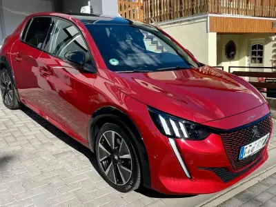 Gebraucht Peugeot e-208 GT 100 kW (136 PS) 2022 Rot Kleinwagen