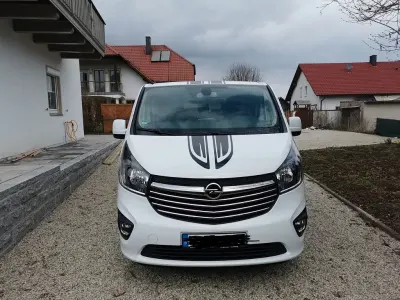 Gebraucht Opel Vivaro S 145 PS (106 kW) 2017 Weiß Van / Kleinbus