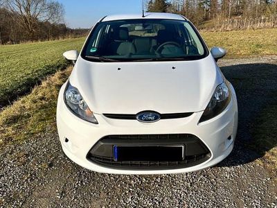 Gebraucht Ford Fiesta Trend 75 PS (55 kW) 2009 Weiß Limousine