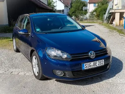 Gebraucht VW Golf VI Team 140 PS (102 kW) 2011 Blau Kleinwagen