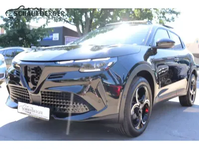 Neu Alfa Romeo Junior 145 PS (106 kW) 2026 Nero tortona SUV
