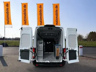 Gebraucht Ford Transit Trend 131 PS (96 kW) 2017 Weiß Van / Kleinbus