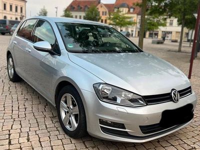 Grau Gebraucht 2014 VW Golf Limousine | 8.200 € (Teuer)
