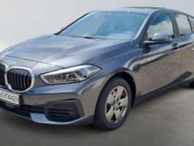 Grau Gebraucht 2021 BMW 118 Kleinwagen | 23.000 €