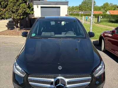 Gebraucht Mercedes B180 136 PS (100 kW) 2022 Schwarz Van / Kleinbus